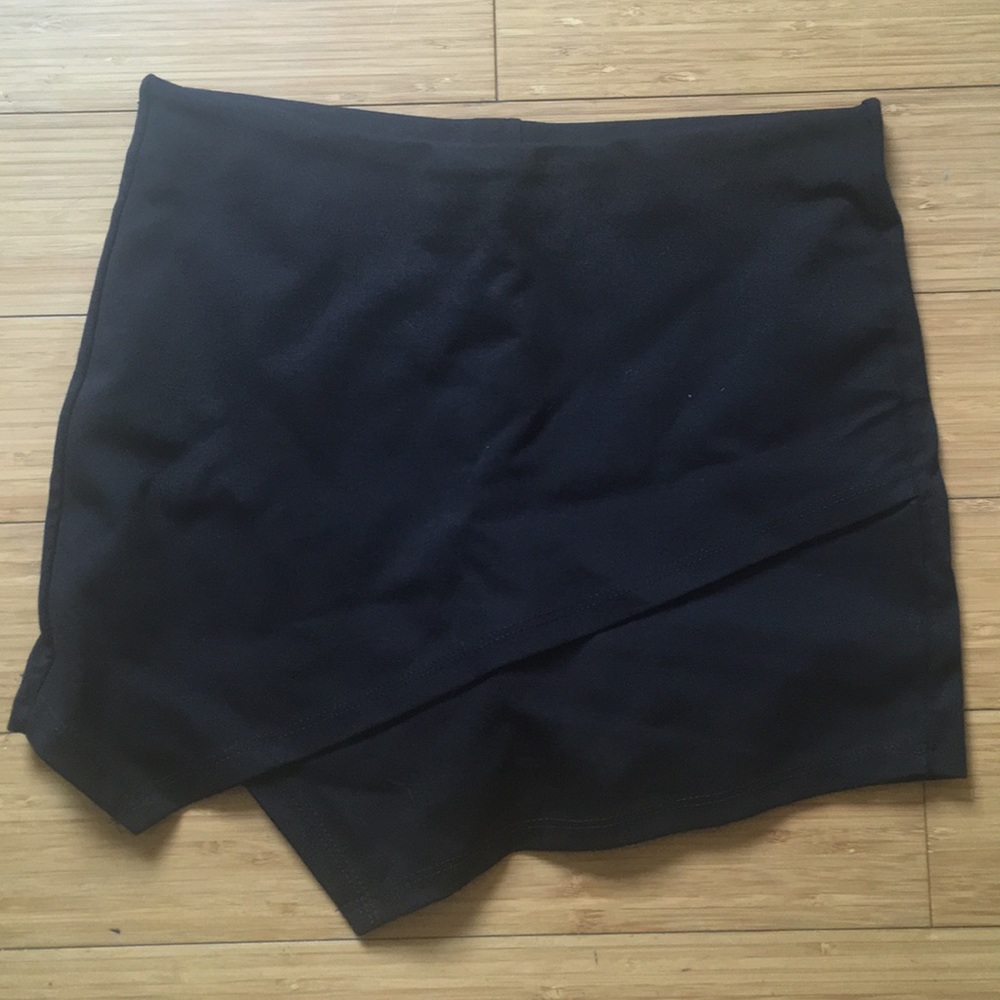 Black envelope skort